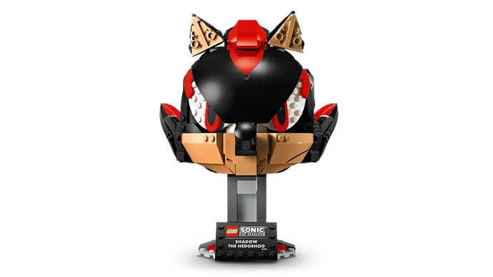 Front view of Shadow the Hedgehog bust Lego set